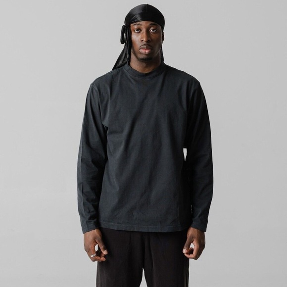 Like New Men’s Size Medium Yeezy X Gap Long-sleeve Crewneck T-shirt In Black - Picture 1 of 12